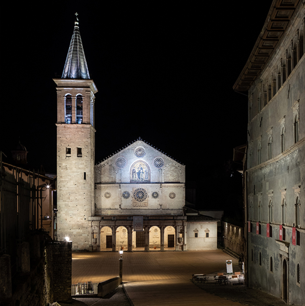 Illuminazione Piazza Duomo Spoleto I-DEA Luce architettura